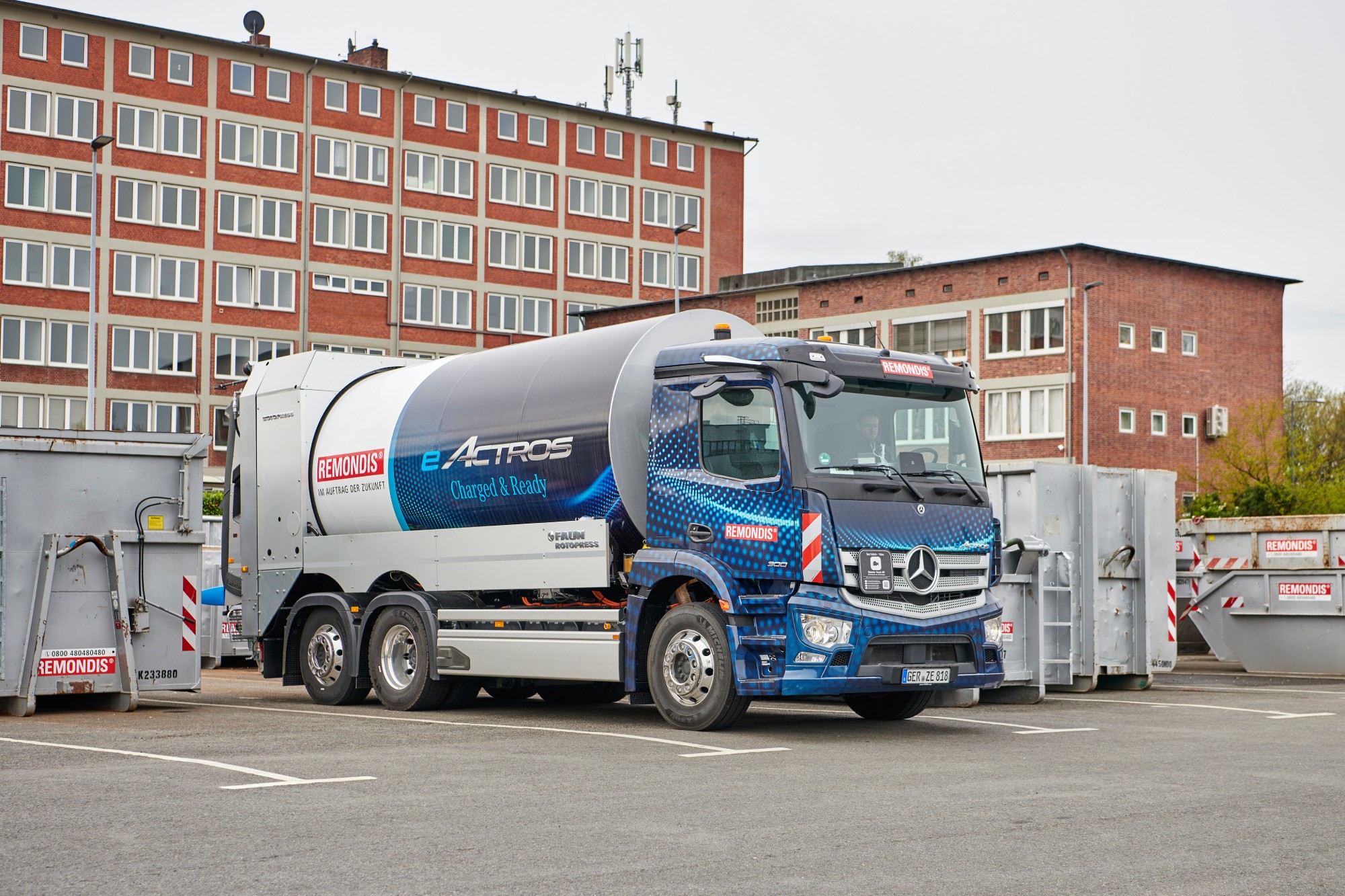 Mercedes-Benz eActros, Köln’de Atık Toplama Aracı Olarak Hizmete Alındı